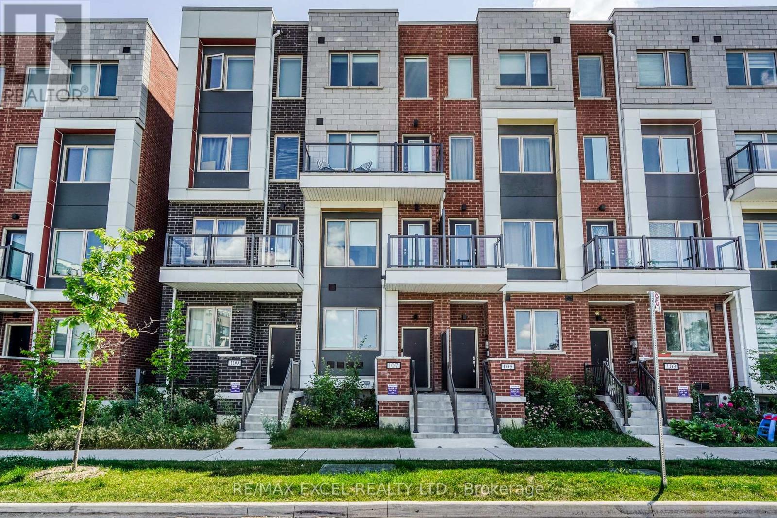 ROOM4 - 70 WILLIAM DUNCAN ROAD, Toronto, Ontario