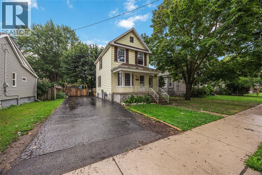 386 RUSSELL STREET South Sarnia Ontario Canada N7T3M6 2