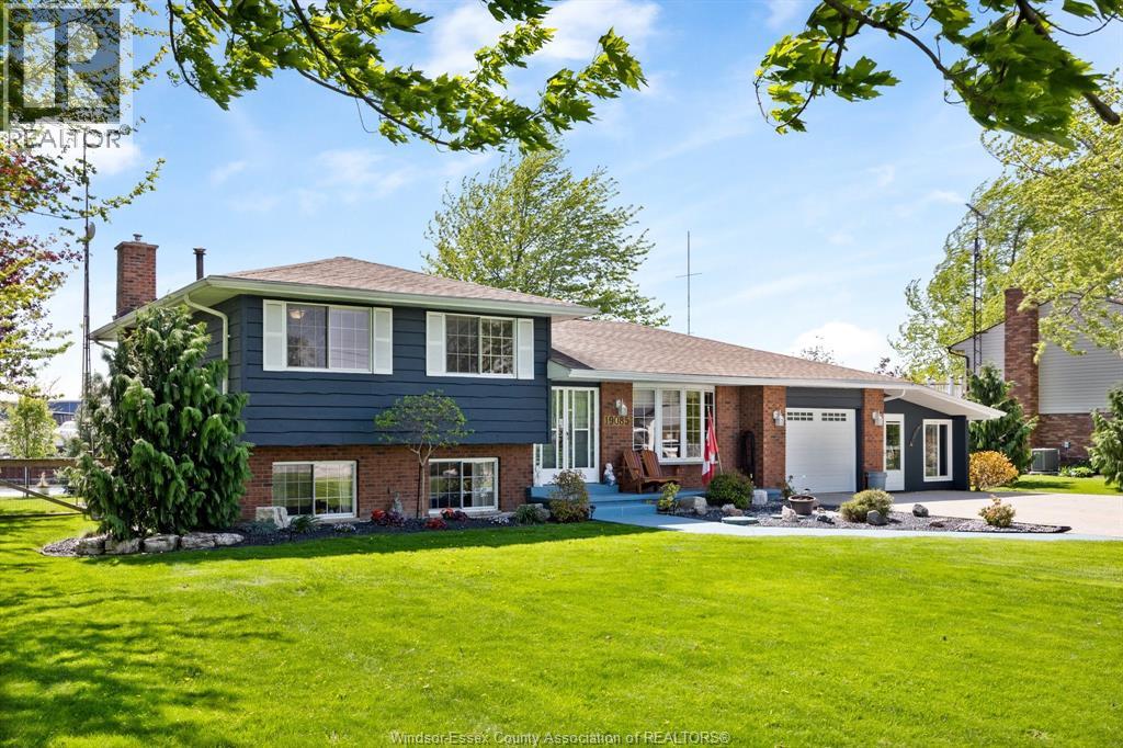 MLS# 26021536: 19085 BLUE WATER AVENUE, Lakeshore, Canada