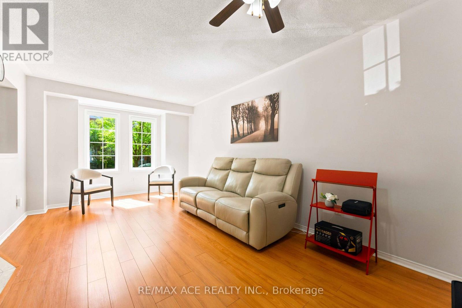 16 White's Hill Avenue, Markham, Ontario  L6B 1C1 - Photo 6 - N13713512