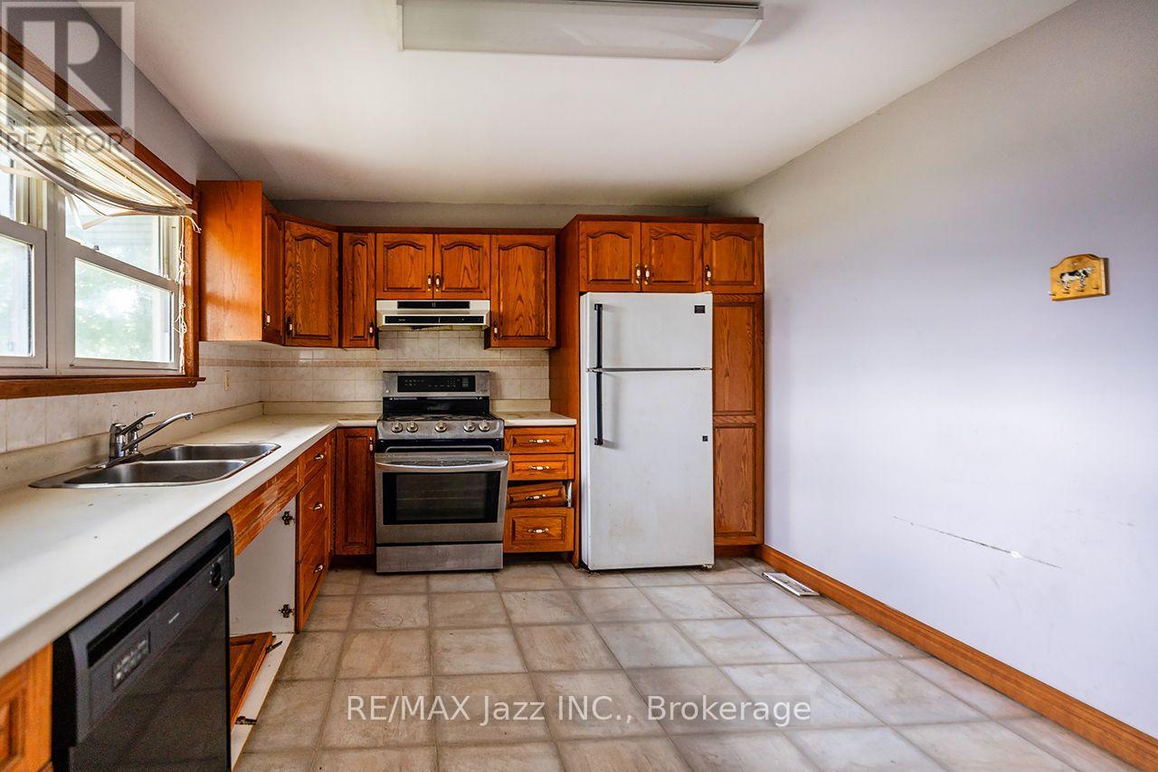1500 Simcoe Street N, Oshawa, Ontario  L1G 4X7 - Photo 8 - E13738554