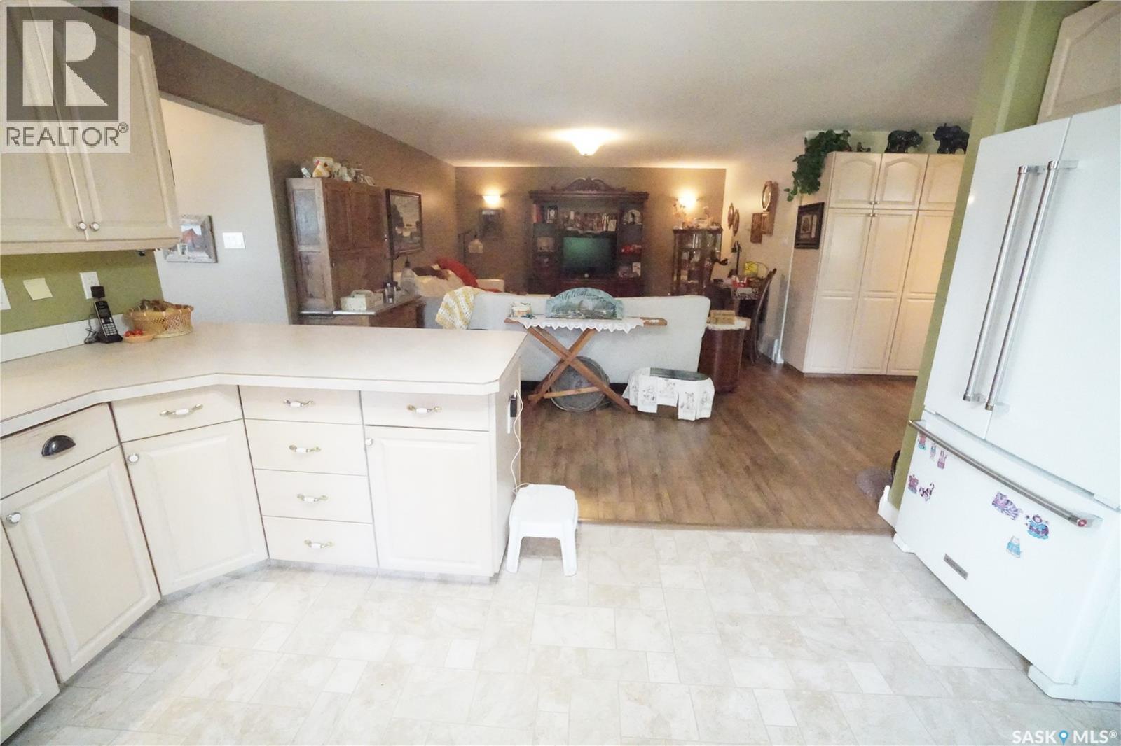 406 2nd Avenue W, Riverhurst, Saskatchewan  S0H 3P0 - Photo 10 - SK047411