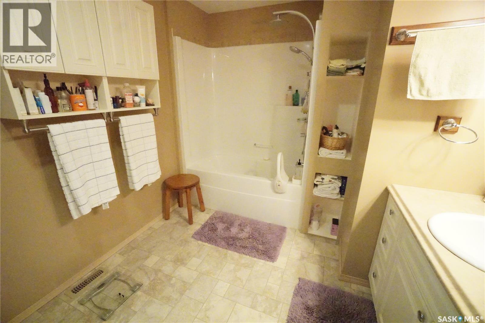 406 2nd Avenue W, Riverhurst, Saskatchewan  S0H 3P0 - Photo 25 - SK047411