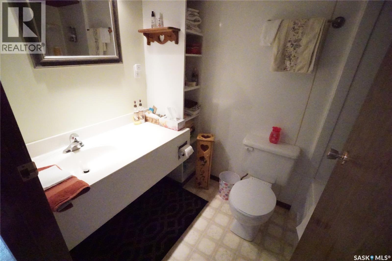406 2nd Avenue W, Riverhurst, Saskatchewan  S0H 3P0 - Photo 38 - SK047411