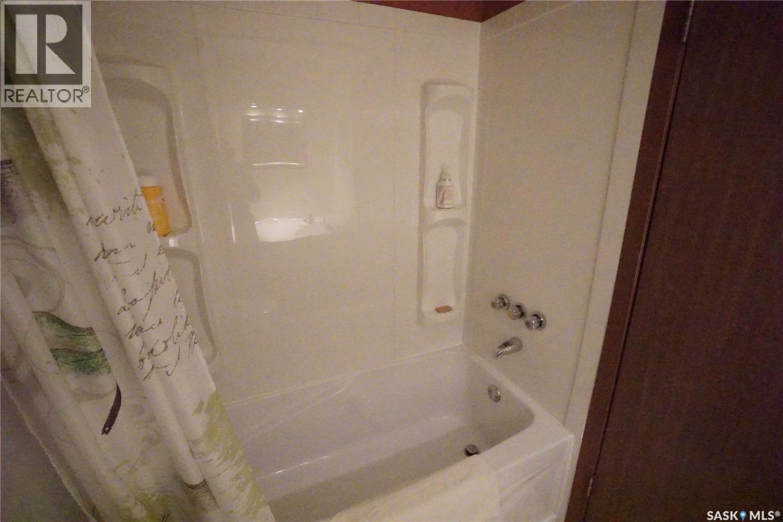 406 2nd Avenue W, Riverhurst, Saskatchewan  S0H 3P0 - Photo 39 - SK047411