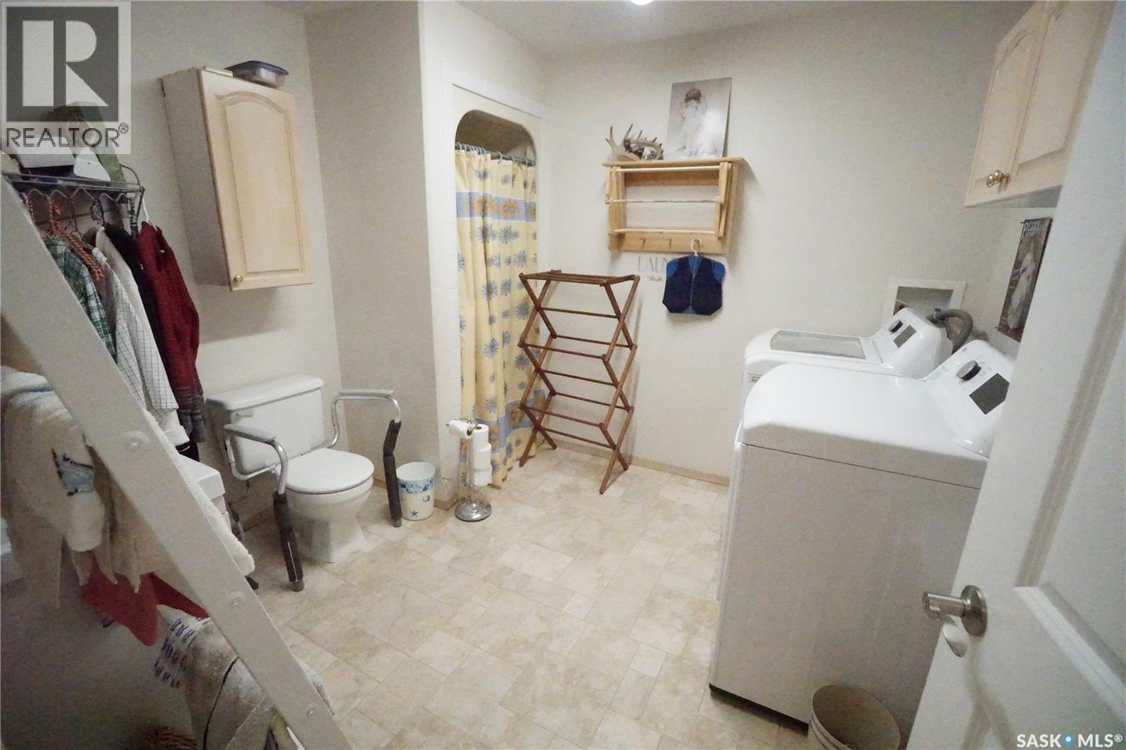 406 2nd Avenue W, Riverhurst, Saskatchewan  S0H 3P0 - Photo 40 - SK047411