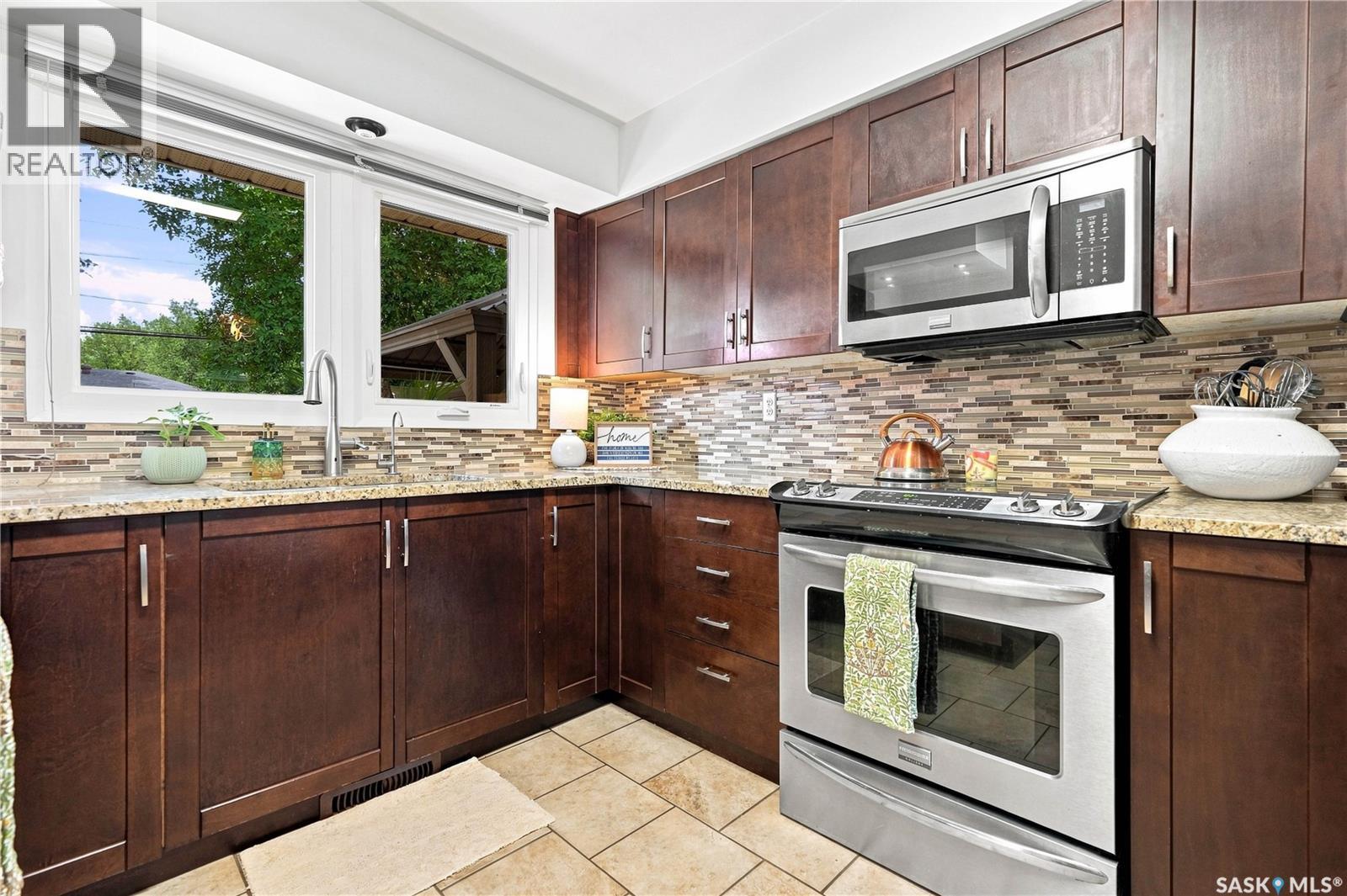 2524 Grant Road, Regina, Saskatchewan  S4S 5E6 - Photo 11 - SK047170