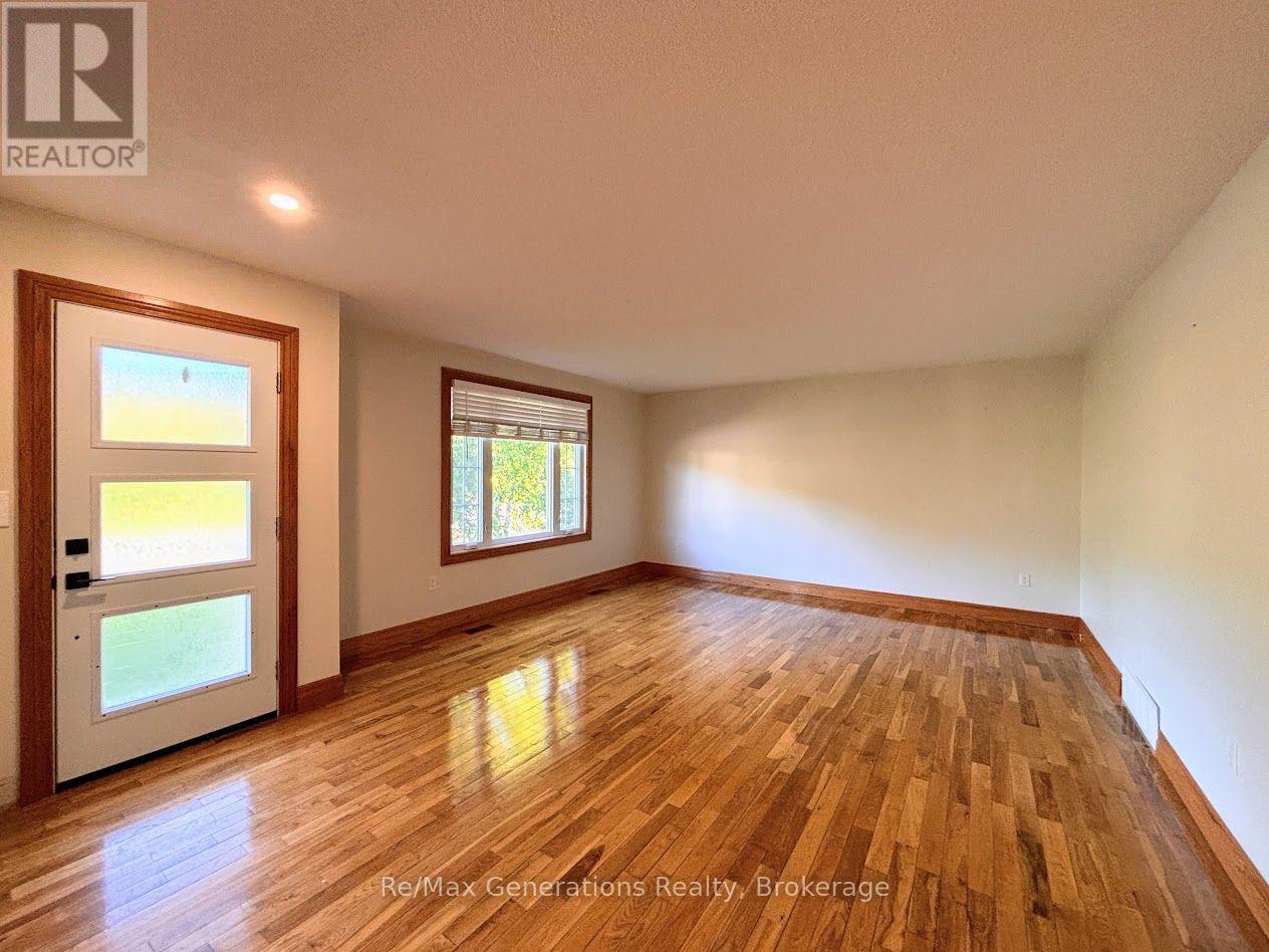 34 Redwing Avenue, Manitouwadge, Ontario  P0T 2C0 - Photo 6 - X13740062