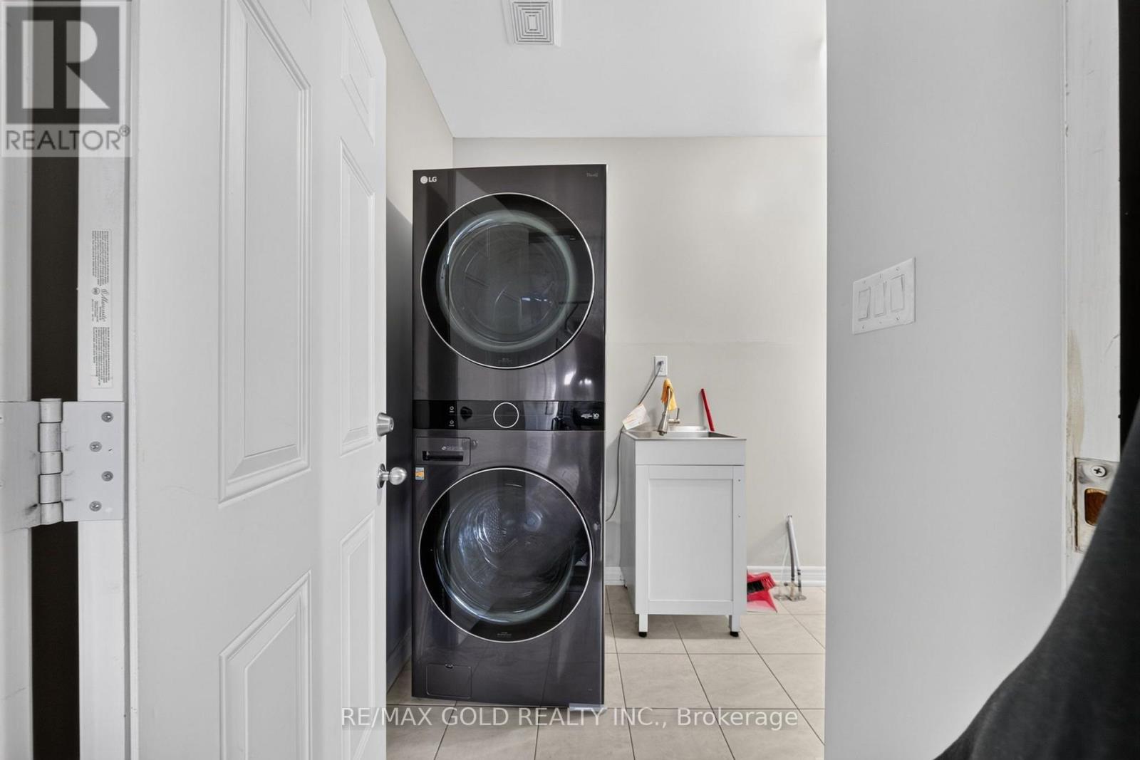 43 Kilkarrin Road W, Brampton, Ontario  L7A 4C6 - Photo 10 - W13739620