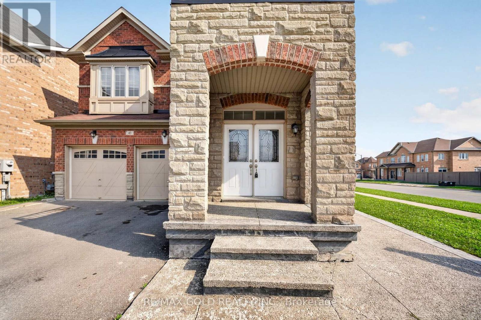 43 Kilkarrin Road W, Brampton, Ontario  L7A 4C6 - Photo 4 - W13739620