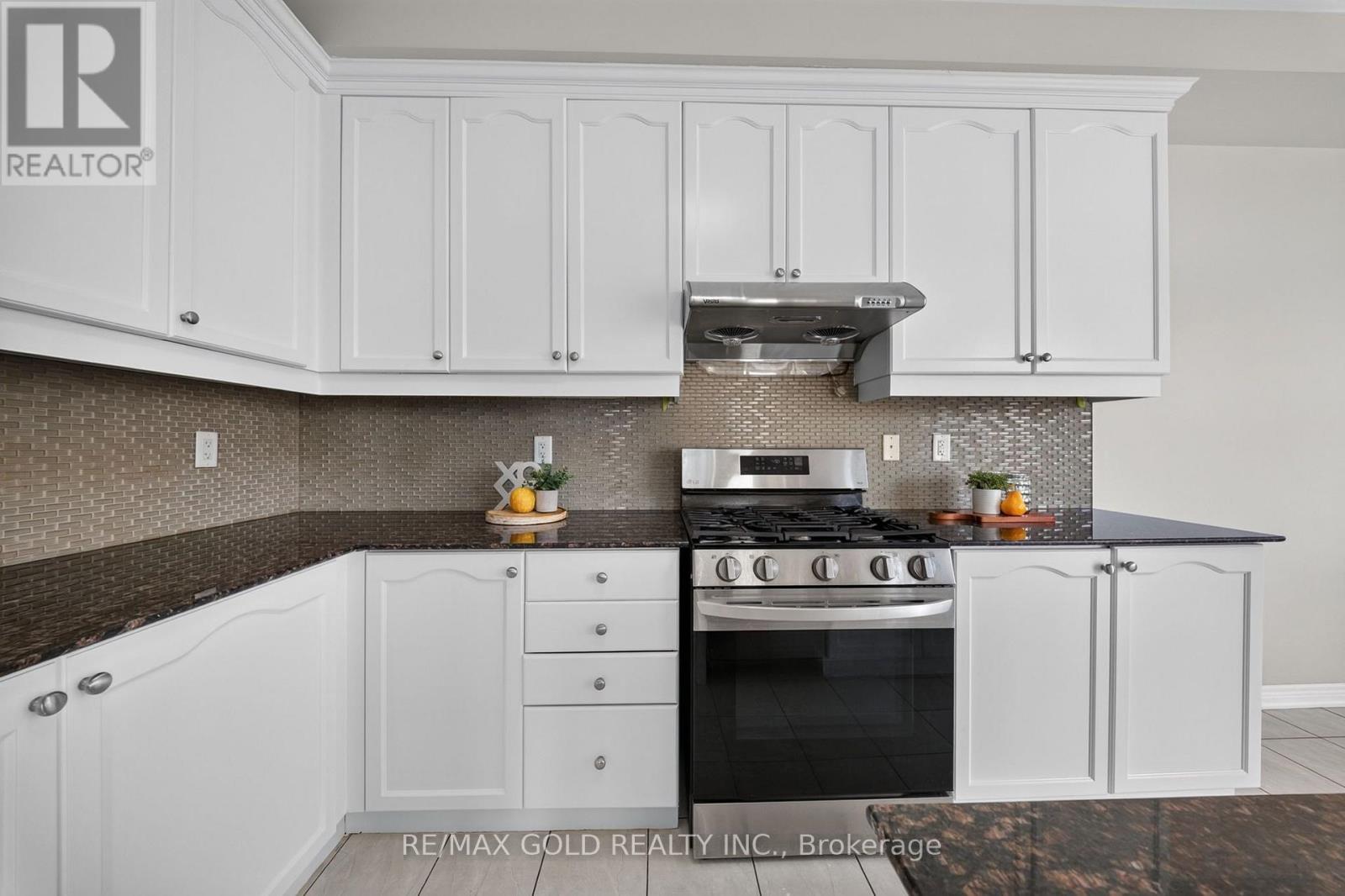 43 Kilkarrin Road W, Brampton, Ontario  L7A 4C6 - Photo 17 - W13739620