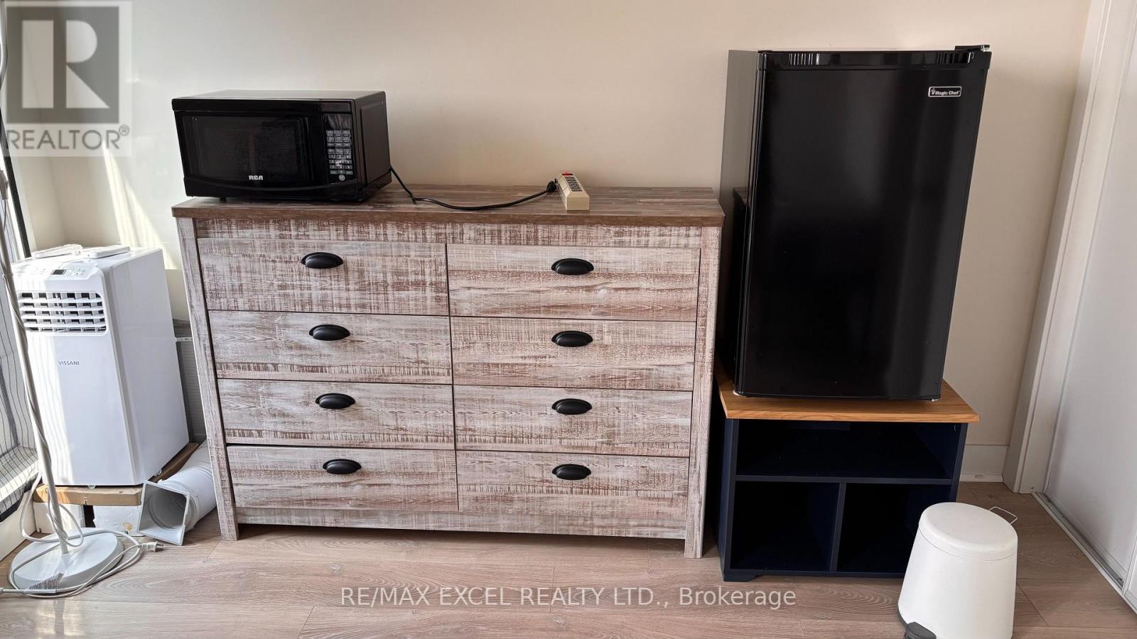 Room4 - 70 William Duncan Road, Toronto, Ontario  M3K 0C5 - Photo 14 - W13739908