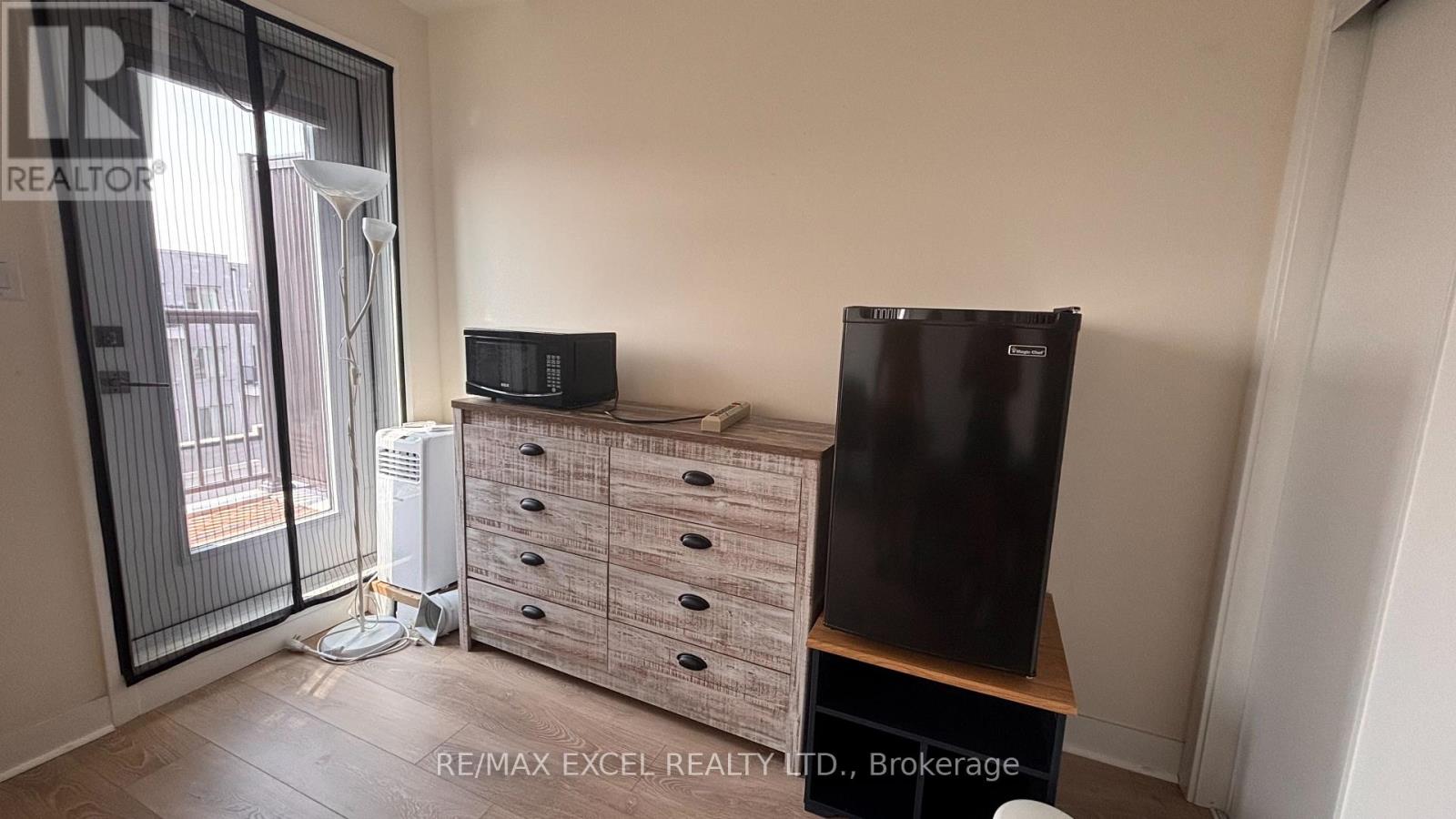 Room4 - 70 William Duncan Road, Toronto, Ontario  M3K 0C5 - Photo 13 - W13739908