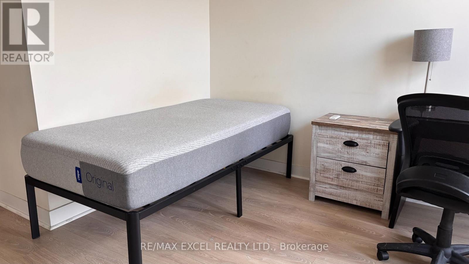 Room4 - 70 William Duncan Road, Toronto, Ontario  M3K 0C5 - Photo 15 - W13739908
