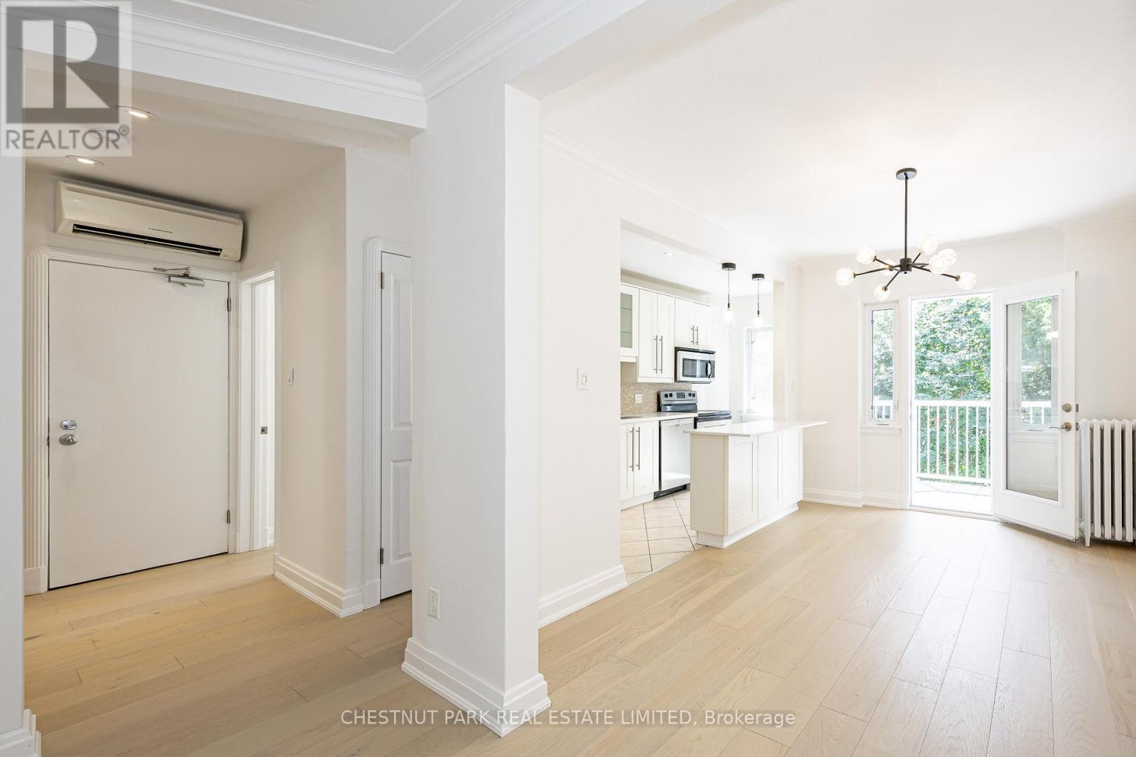 Main - 99 Chatsworth Drive, Toronto, Ontario  M4R 1R8 - Photo 10 - C13740028