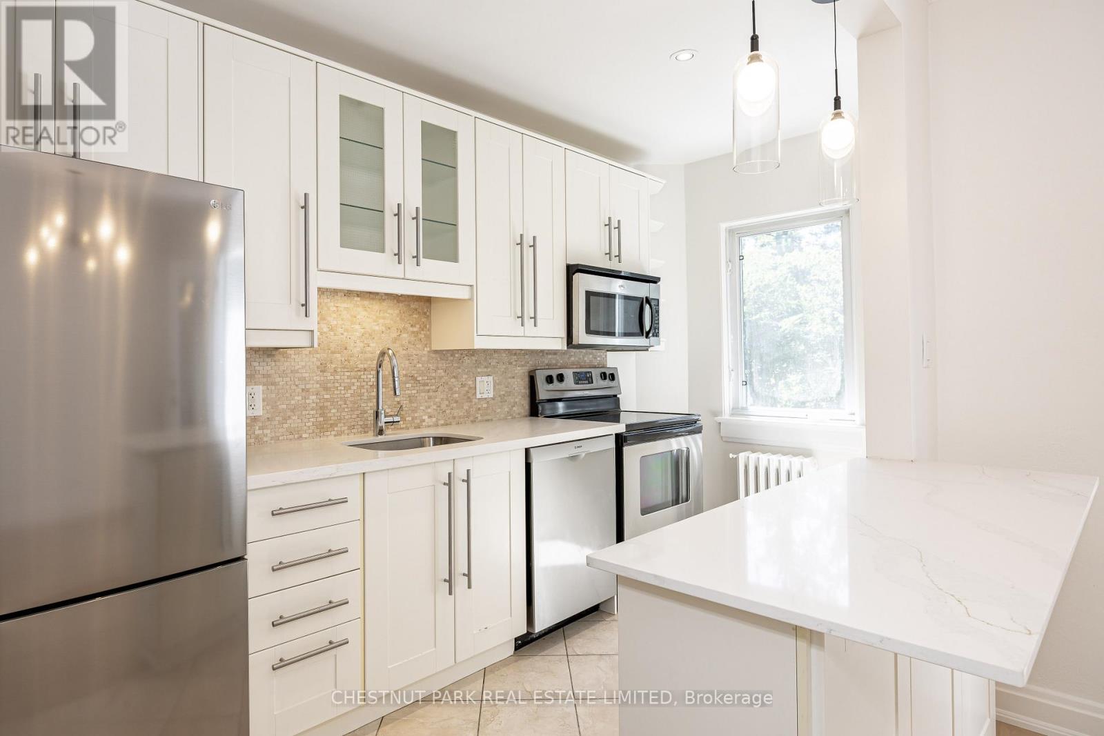 Main - 99 Chatsworth Drive, Toronto, Ontario  M4R 1R8 - Photo 14 - C13740028