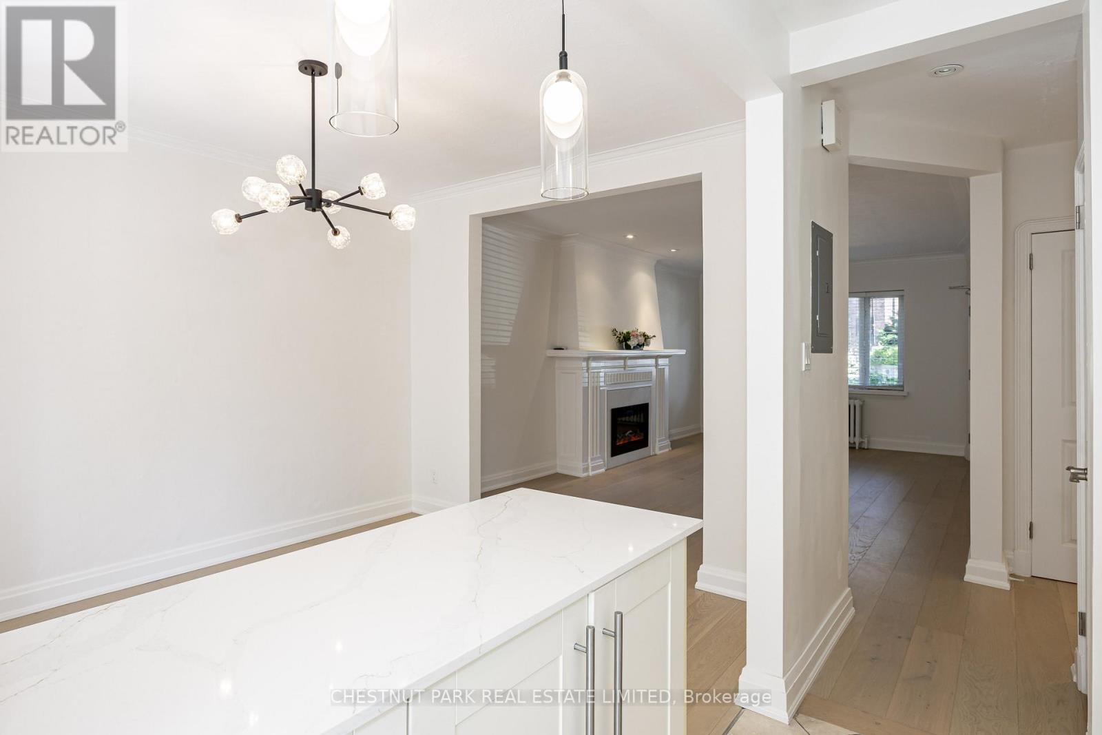 Main - 99 Chatsworth Drive, Toronto, Ontario  M4R 1R8 - Photo 15 - C13740028