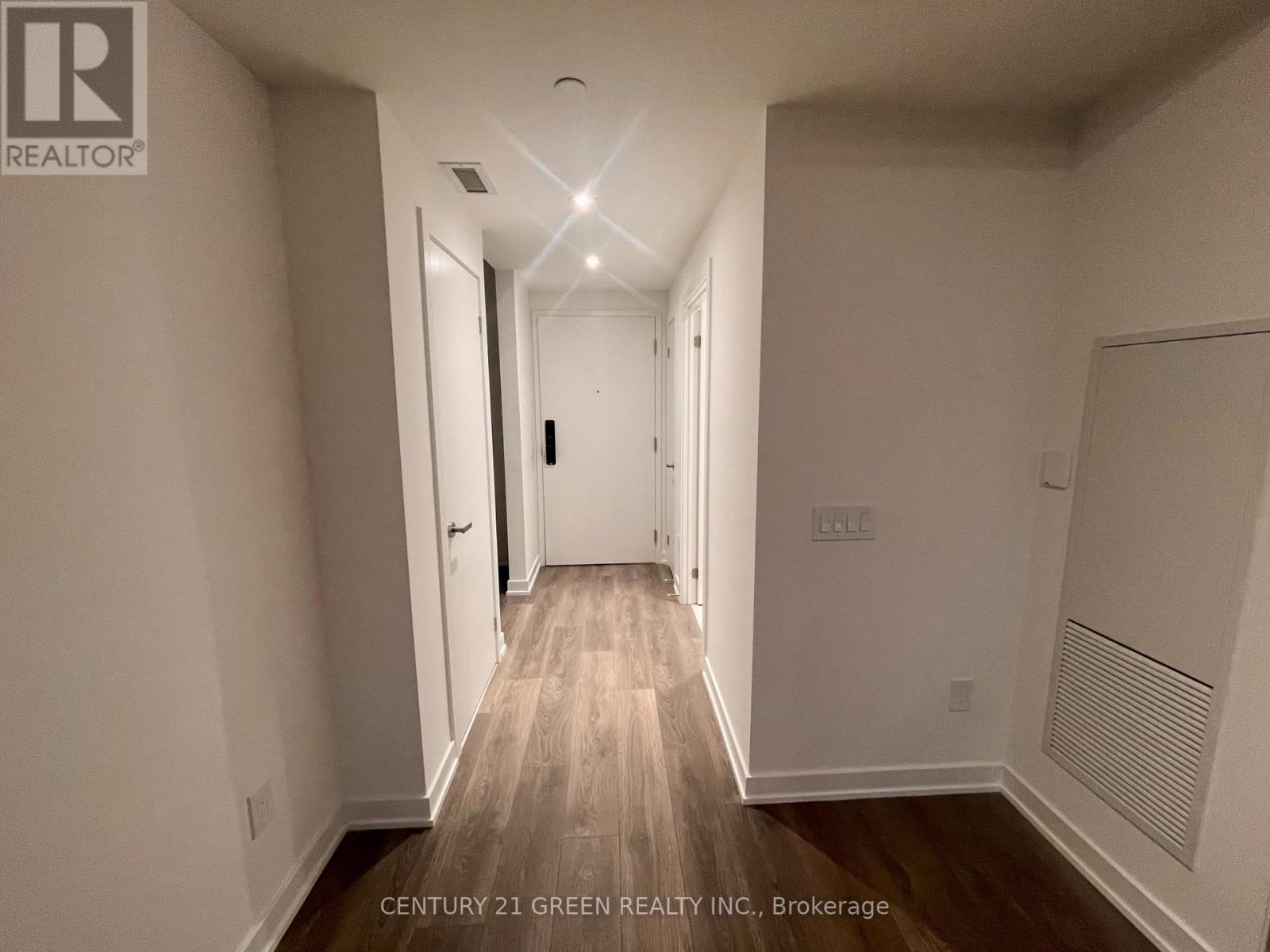 206 - 28 Ann Street, Mississauga, Ontario  L5G 0E1 - Photo 2 - W13739948