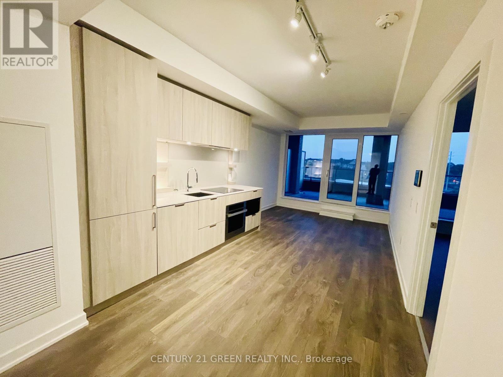 206 - 28 Ann Street, Mississauga, Ontario  L5G 0E1 - Photo 3 - W13739948
