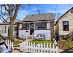 82 BEECHWOOD AVENUE, Toronto, Ontario