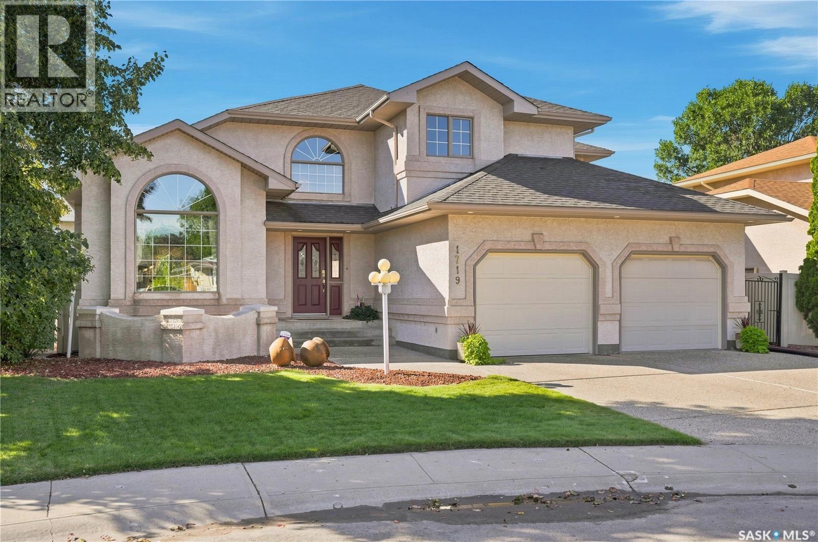 1719 Clive Bay E, Regina, Saskatchewan  S4V 2R8 - Photo 2 - SK047353