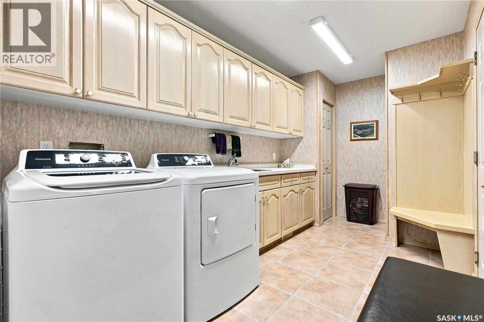 1719 Clive Bay E, Regina, Saskatchewan  S4V 2R8 - Photo 30 - SK047353