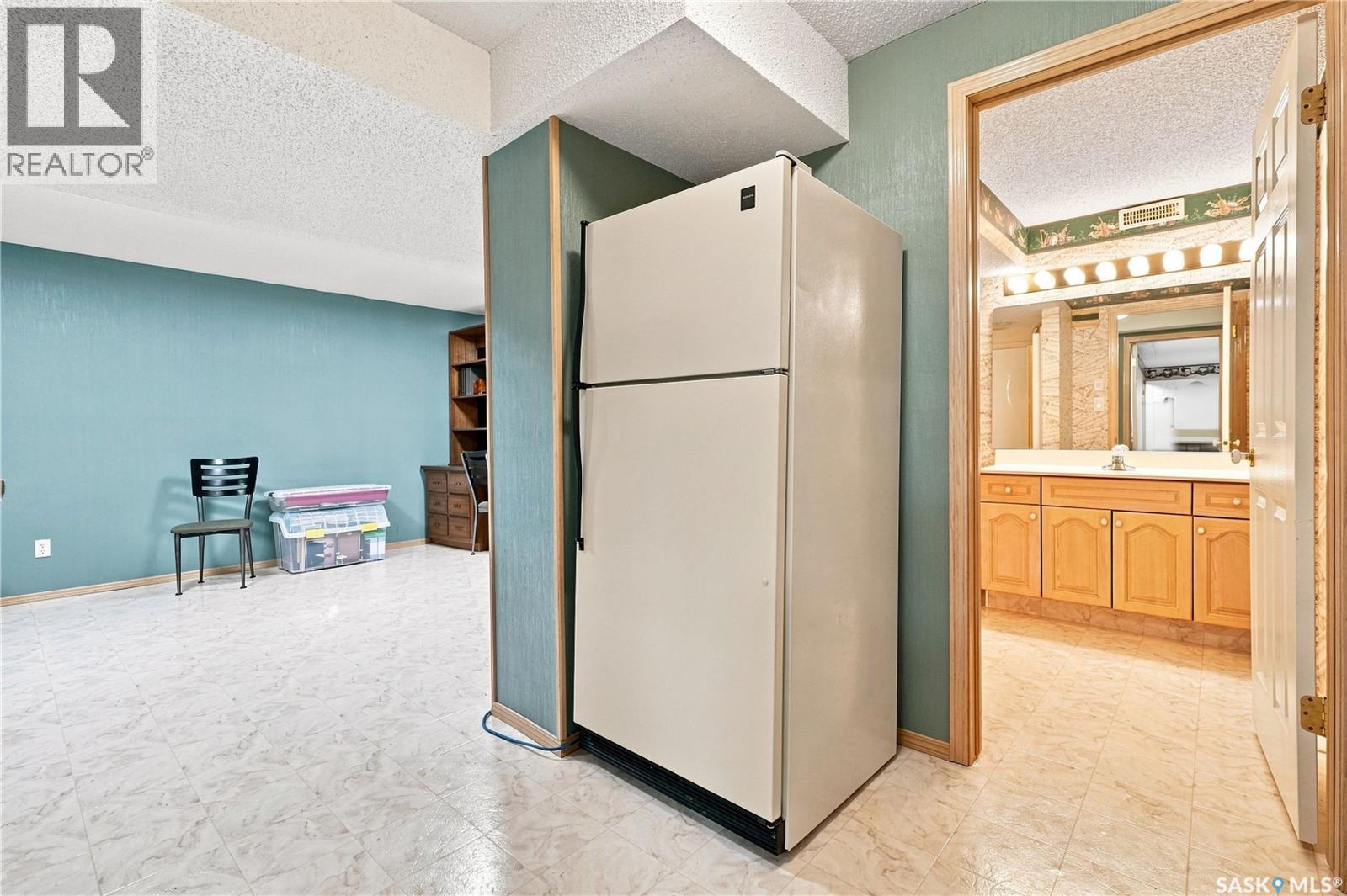1719 Clive Bay E, Regina, Saskatchewan  S4V 2R8 - Photo 47 - SK047353
