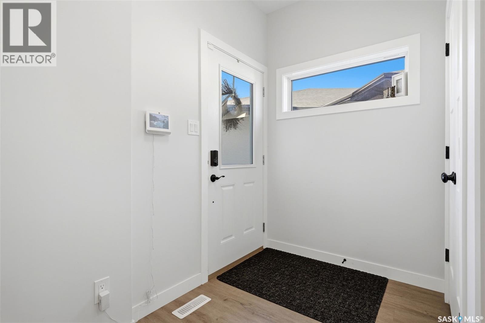 34 Mackenzie Crescent, Pilot Butte, Saskatchewan  S0G 0Z0 - Photo 2 - SK047278