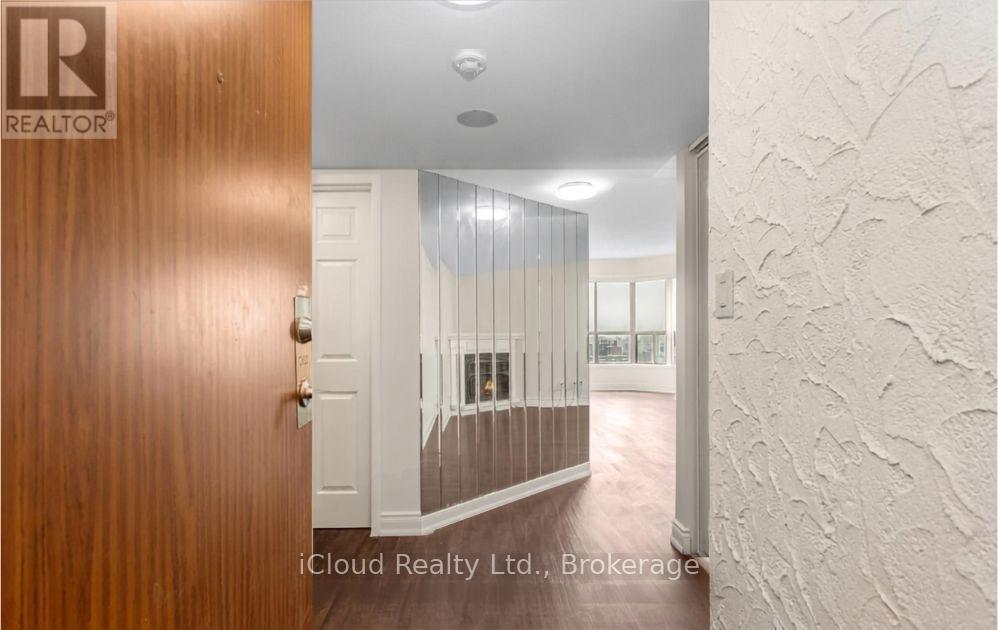 Cy02 - 25 Agnes Street, Mississauga, Ontario  L5B 3X7 - Photo 12 - W13738628