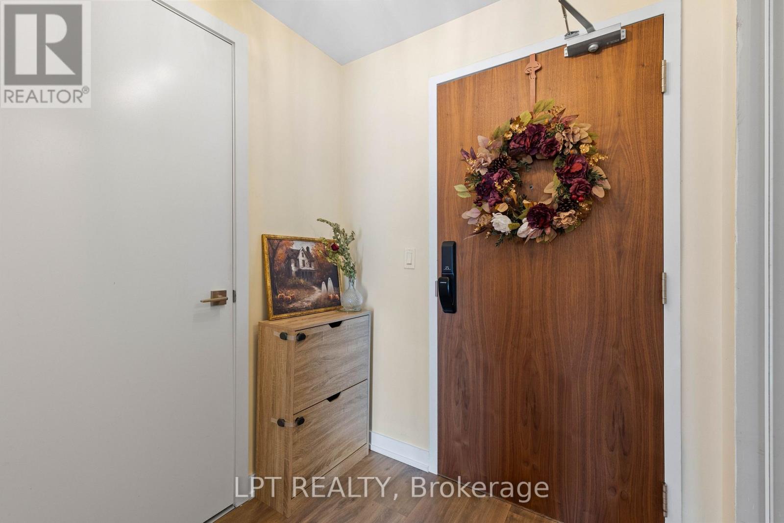 303 - 50 Ann Street, Caledon, Ontario  L7E 1B9 - Photo 8 - W13739782