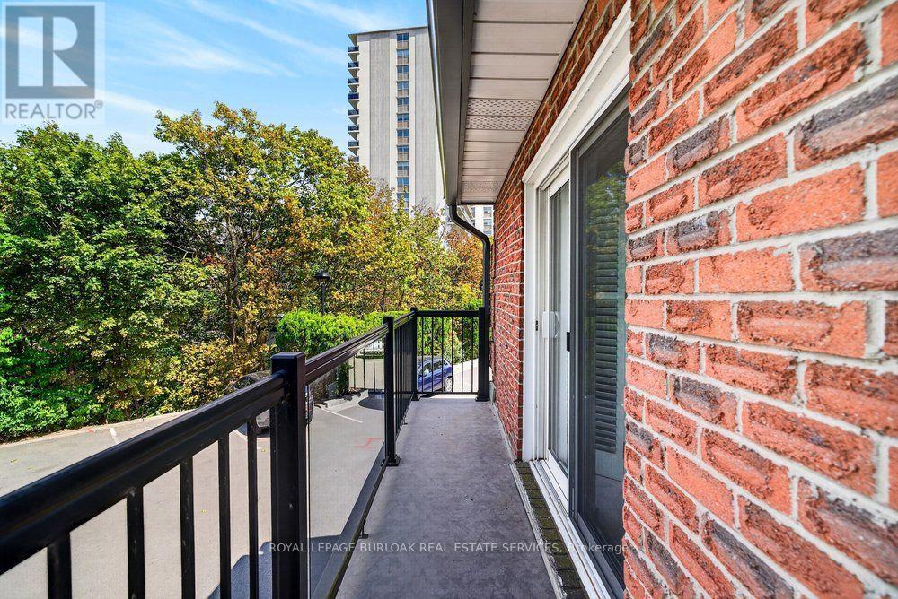 4 - 2136 Old Lakeshore Road, Burlington, Ontario  L7R 1A3 - Photo 27 - W13733800