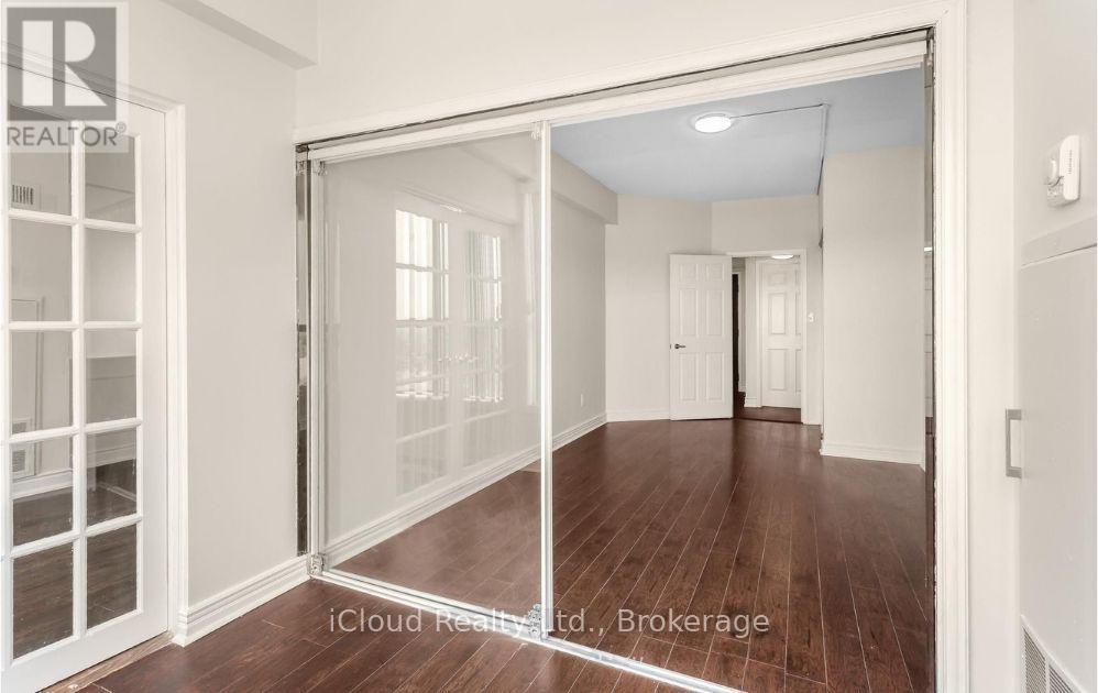 Cy02 - 25 Agnes Street, Mississauga, Ontario  L5B 3X7 - Photo 24 - W13738628