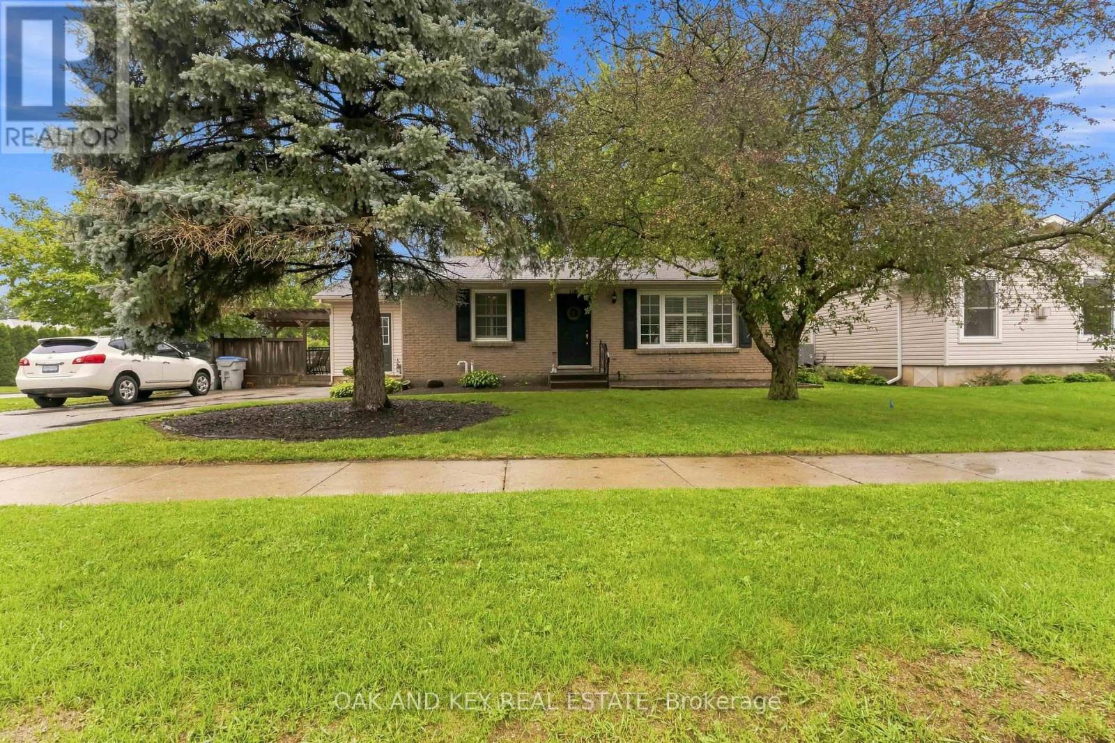 118 Harold Court, Lucan Biddulph, Ontario  N0M 2J0 - Photo 2 - X13740318