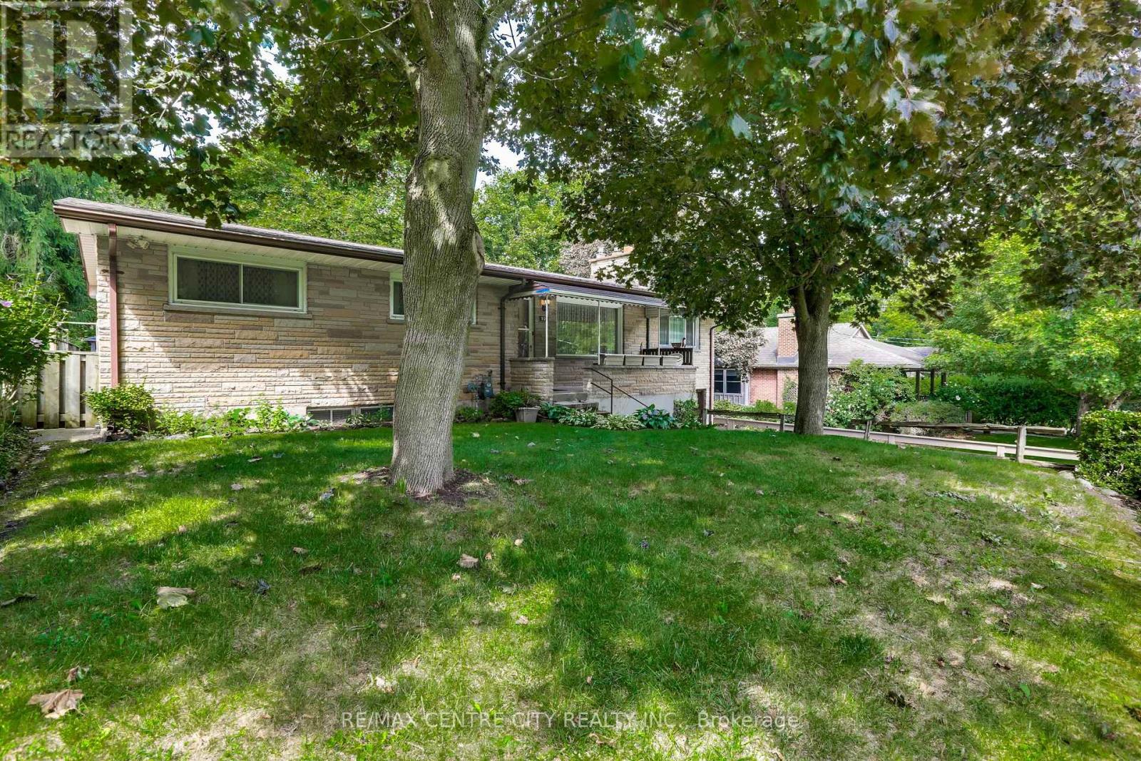 223 Halls Mill Road, London South, Ontario  N6K 2L3 - Photo 3 - X13740402