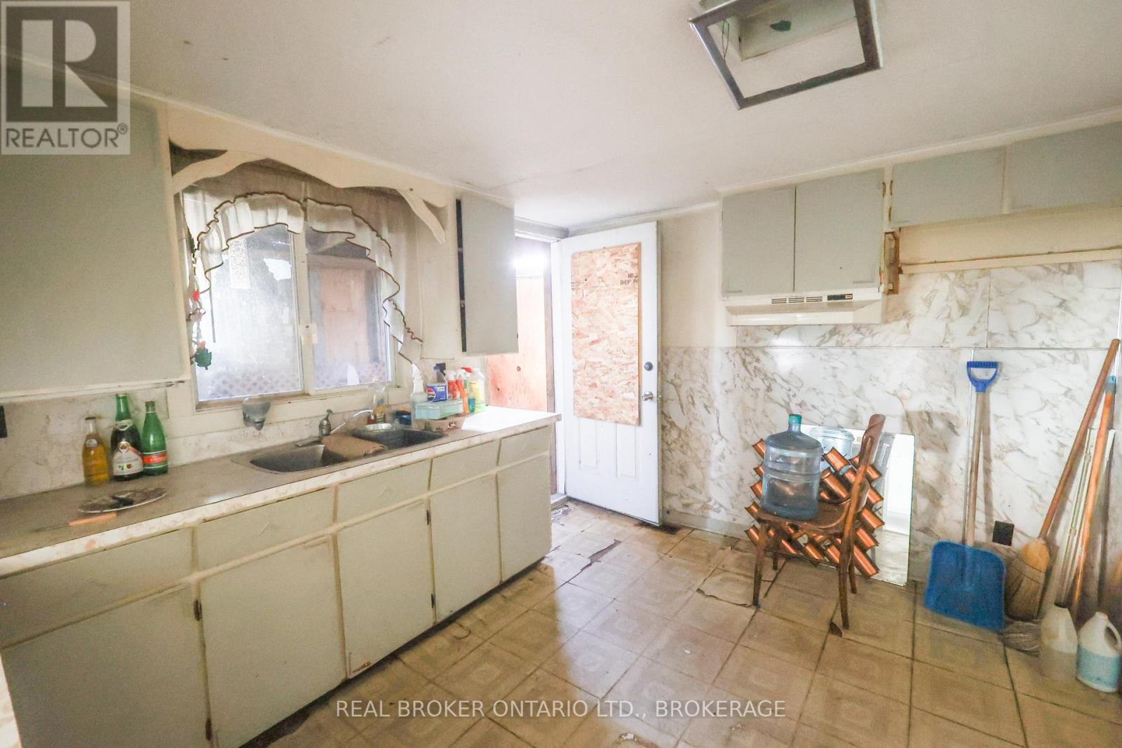 407 Montreal Road, Cornwall, Ontario  K6H 1B8 - Photo 8 - X13740102