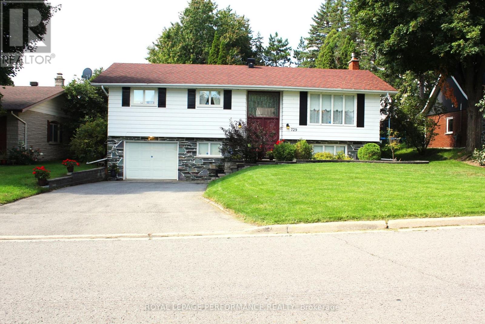 729 Iroquois Drive, Cornwall, Ontario K6H 5C6 - Photo 2 - X13740114
