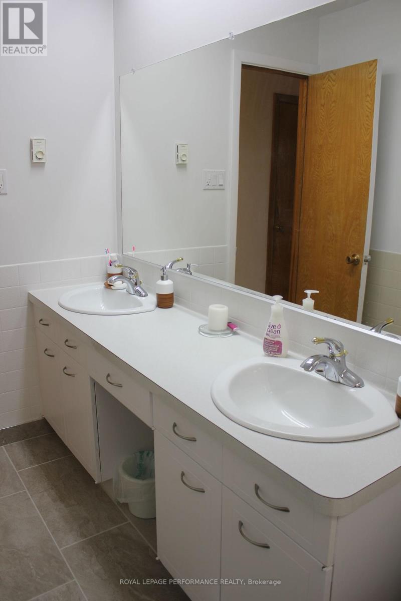 729 Iroquois Drive, Cornwall, Ontario  K6H 5C6 - Photo 26 - X13740114