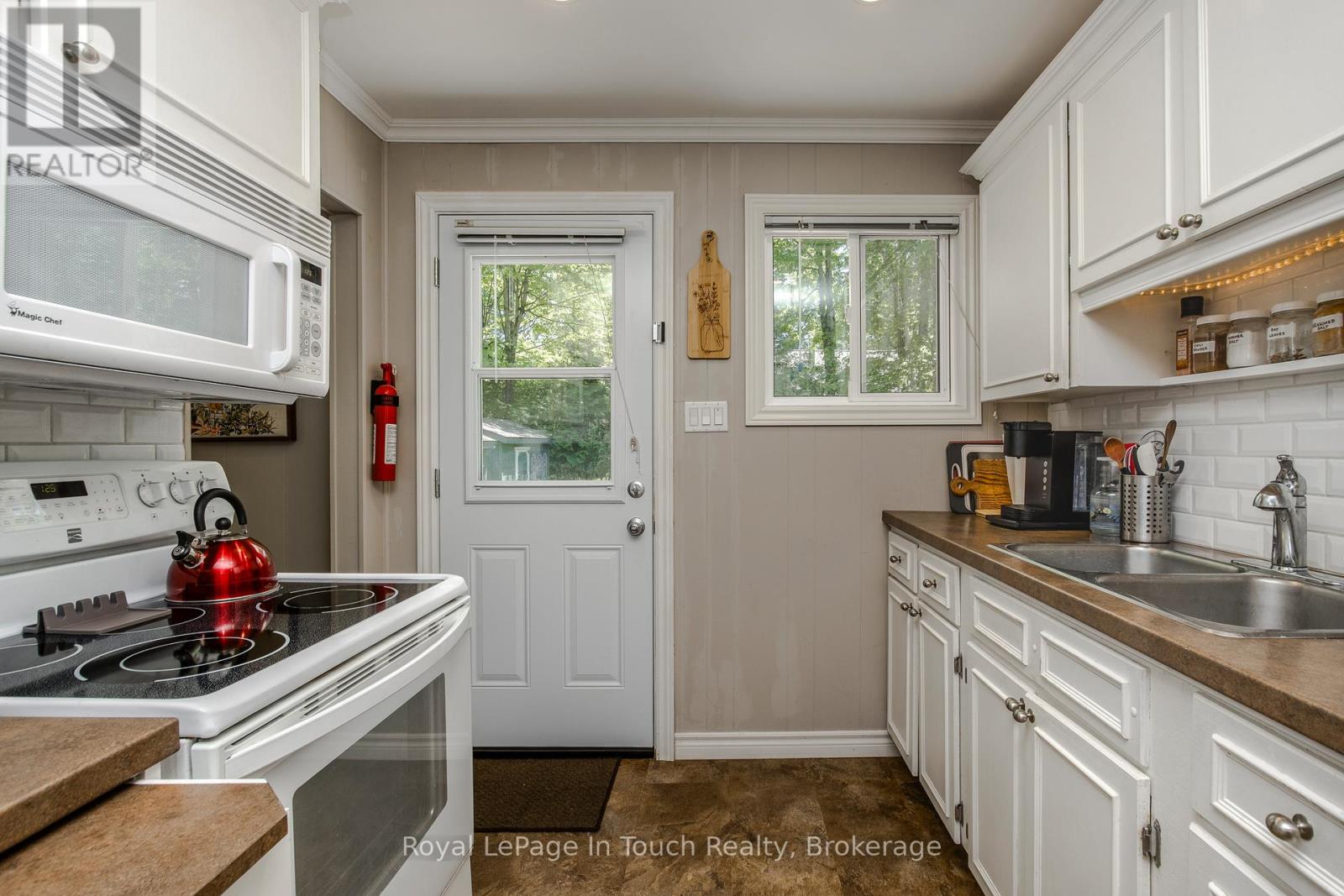 19 Adelard Road, Tiny, Ontario  L0L 2J0 - Photo 14 - S13740212