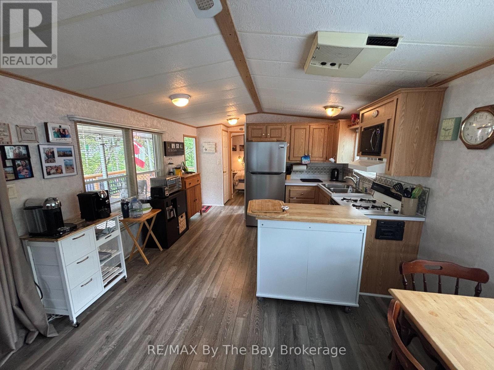 168 - 85 Theme Park Drive, Wasaga Beach, Ontario  L9Z 1X7 - Photo 10 - S13740378
