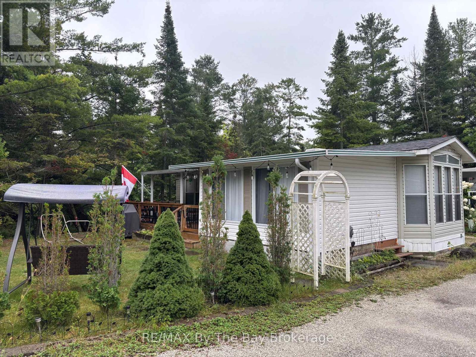 168 - 85 Theme Park Drive, Wasaga Beach, Ontario  L9Z 1X7 - Photo 6 - S13740378