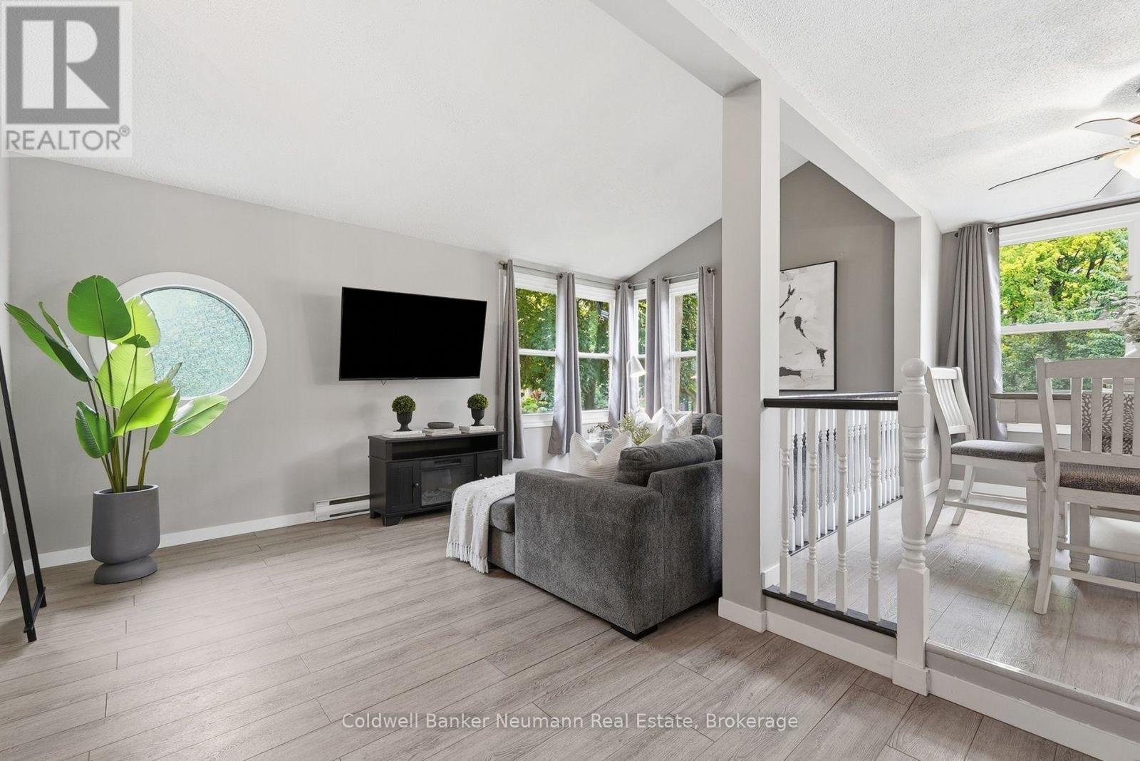 8 Pickwick Place, Guelph (Willow West/sugarbush/west Acres), Ontario  N1H 7V8 - Photo 6 - X13740096