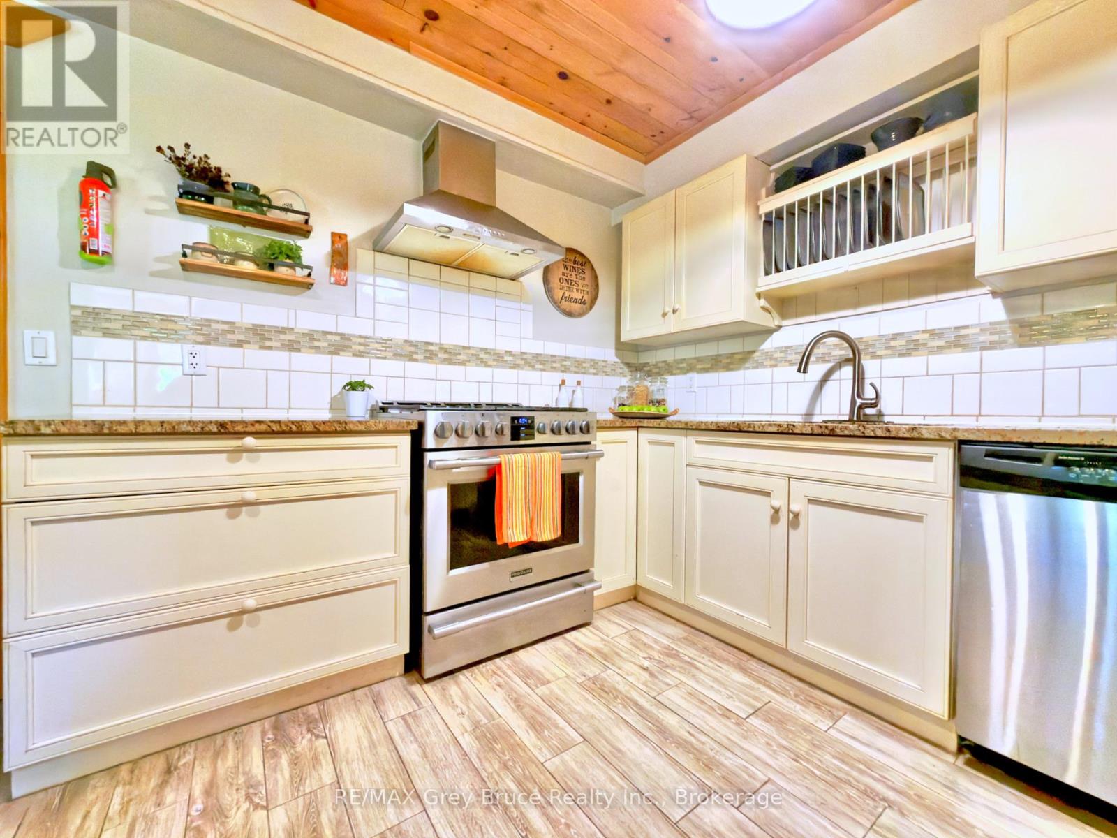 67 Big Tub Road, Northern Bruce Peninsula, Ontario  N0H 2R0 - Photo 10 - X13740104