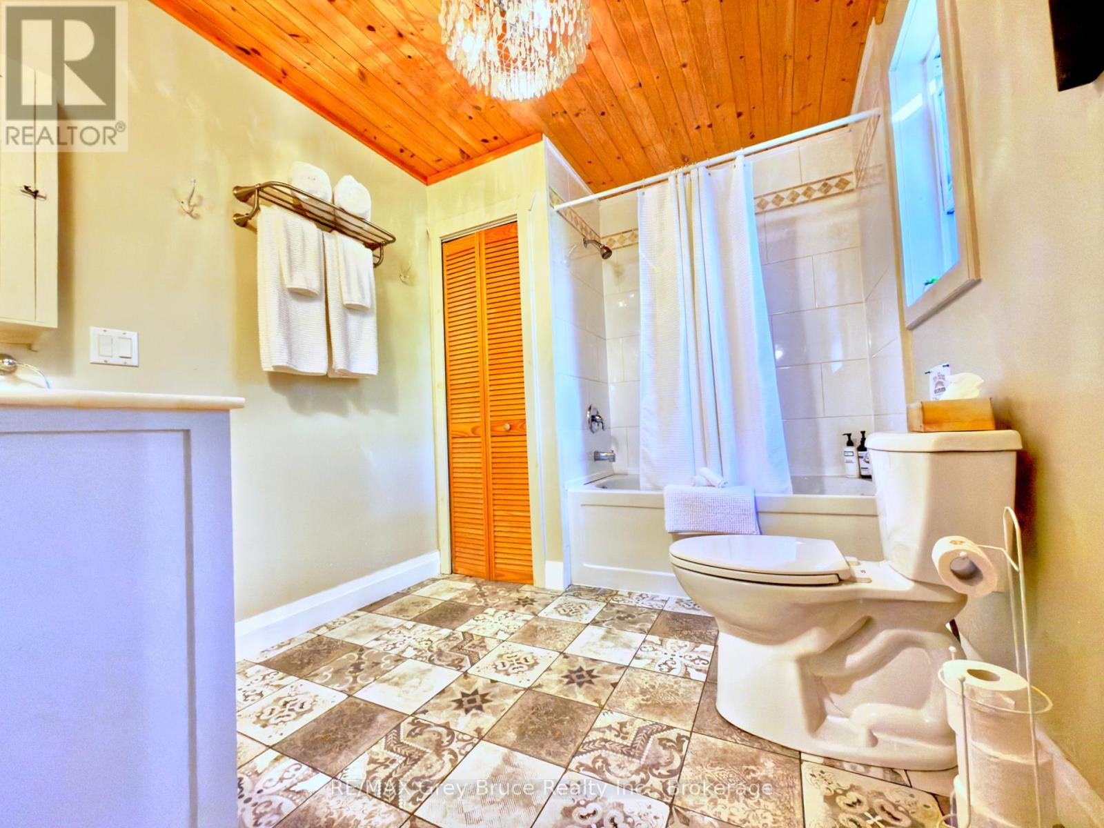 67 Big Tub Road, Northern Bruce Peninsula, Ontario  N0H 2R0 - Photo 17 - X13740104