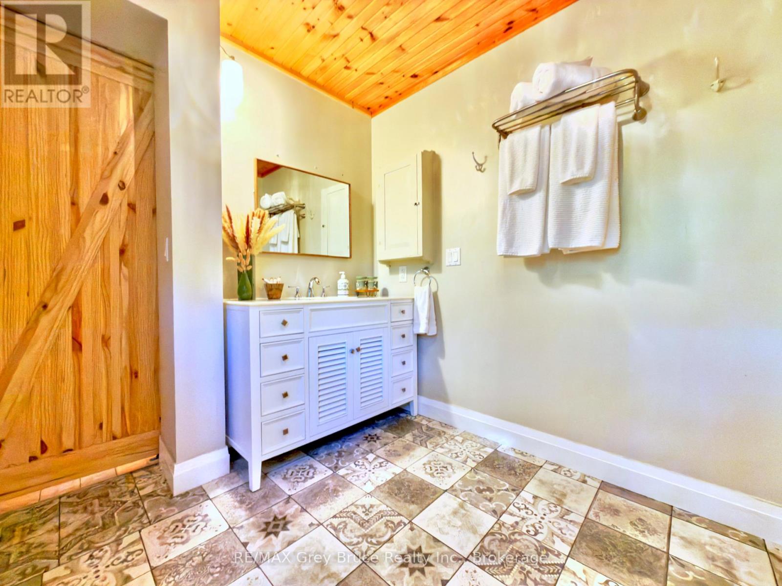 67 Big Tub Road, Northern Bruce Peninsula, Ontario  N0H 2R0 - Photo 18 - X13740104