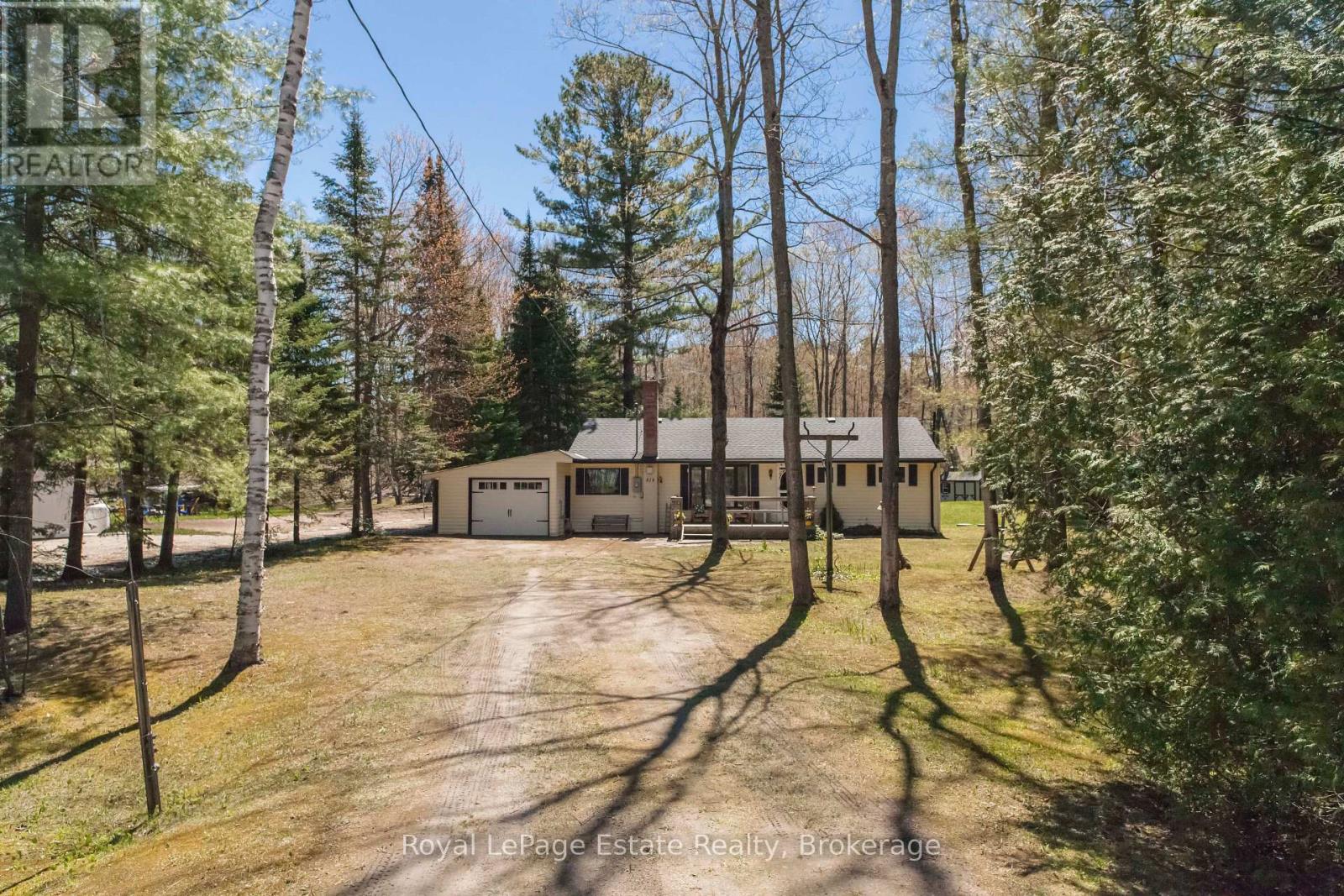 818 Sixth Street N, South Bruce Peninsula, Ontario  N0H 2G0 - Photo 2 - X13740210