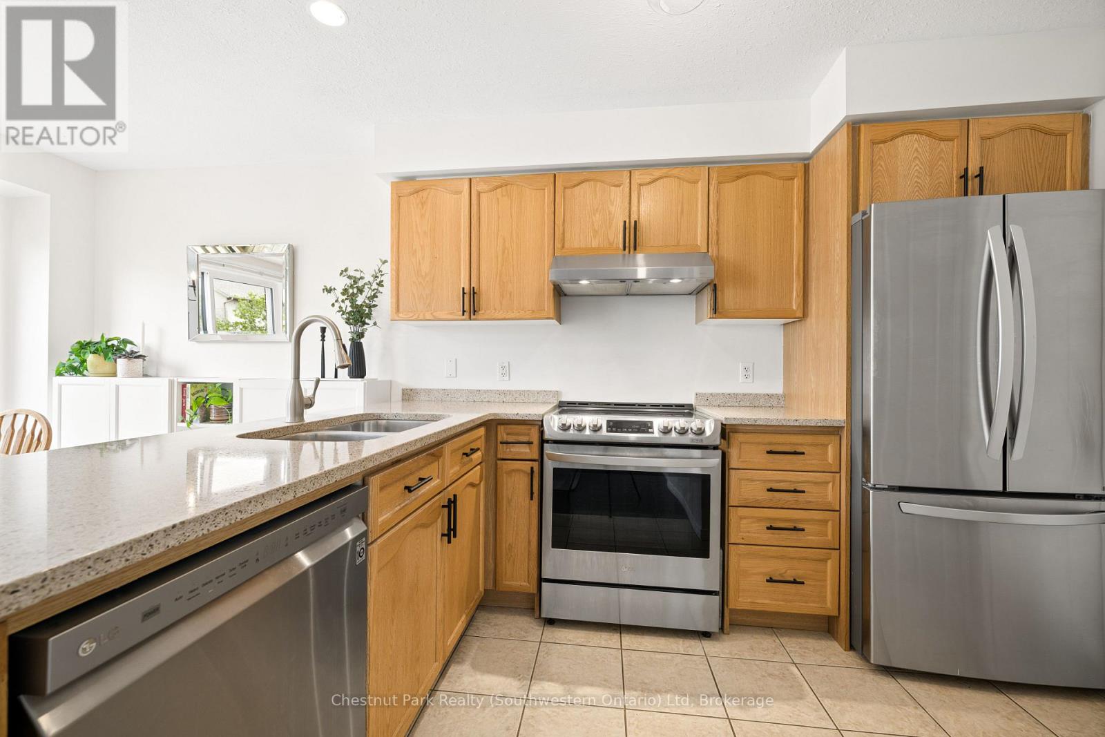 14 Sandcreek Lane, Guelph (Grange Road), Ontario  N1E 7K9 - Photo 15 - X13740296