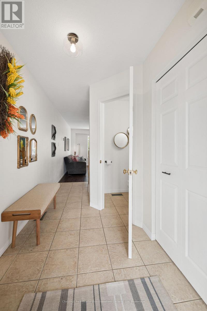 14 Sandcreek Lane, Guelph (Grange Road), Ontario  N1E 7K9 - Photo 6 - X13740296