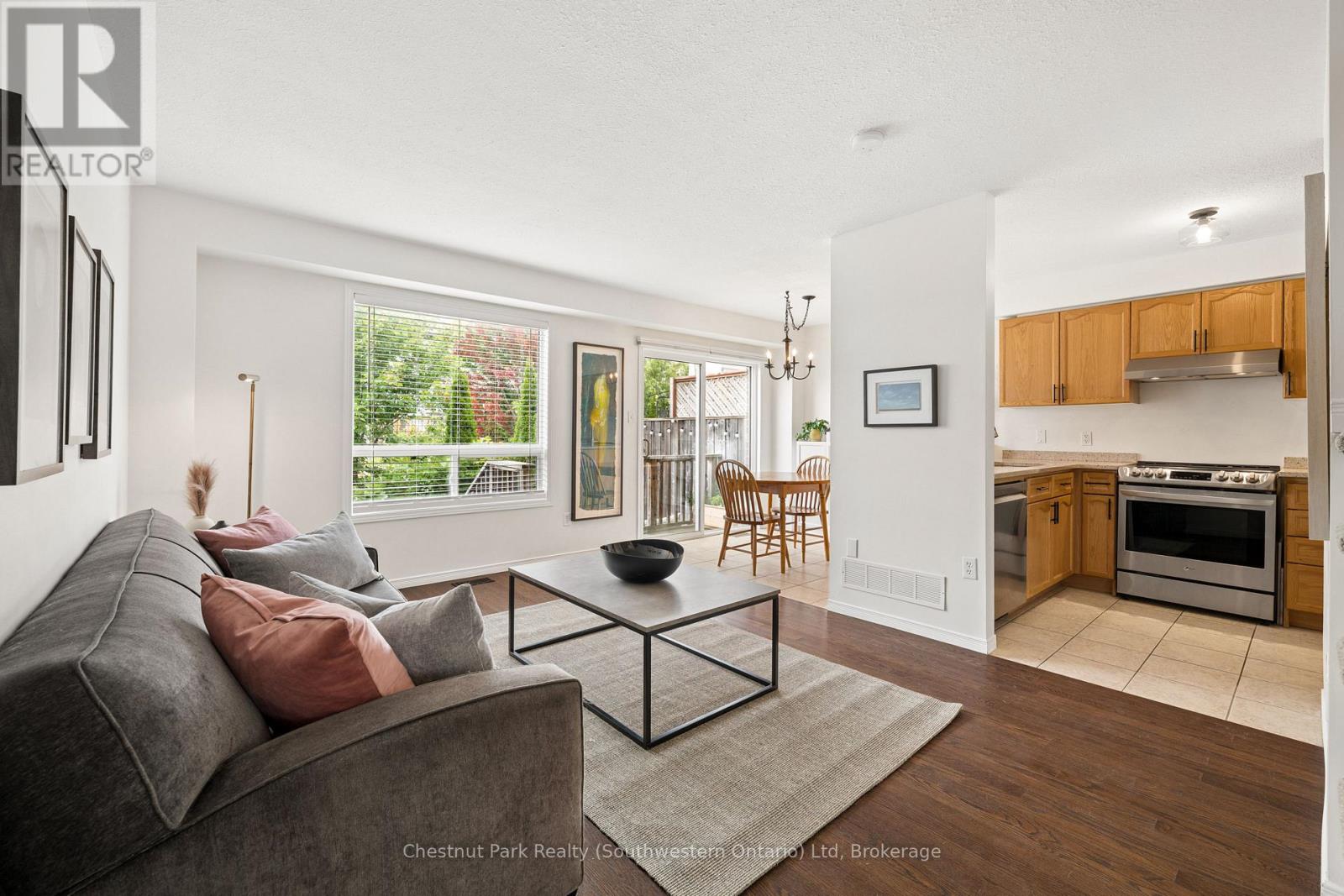 14 Sandcreek Lane, Guelph (Grange Road), Ontario  N1E 7K9 - Photo 8 - X13740296