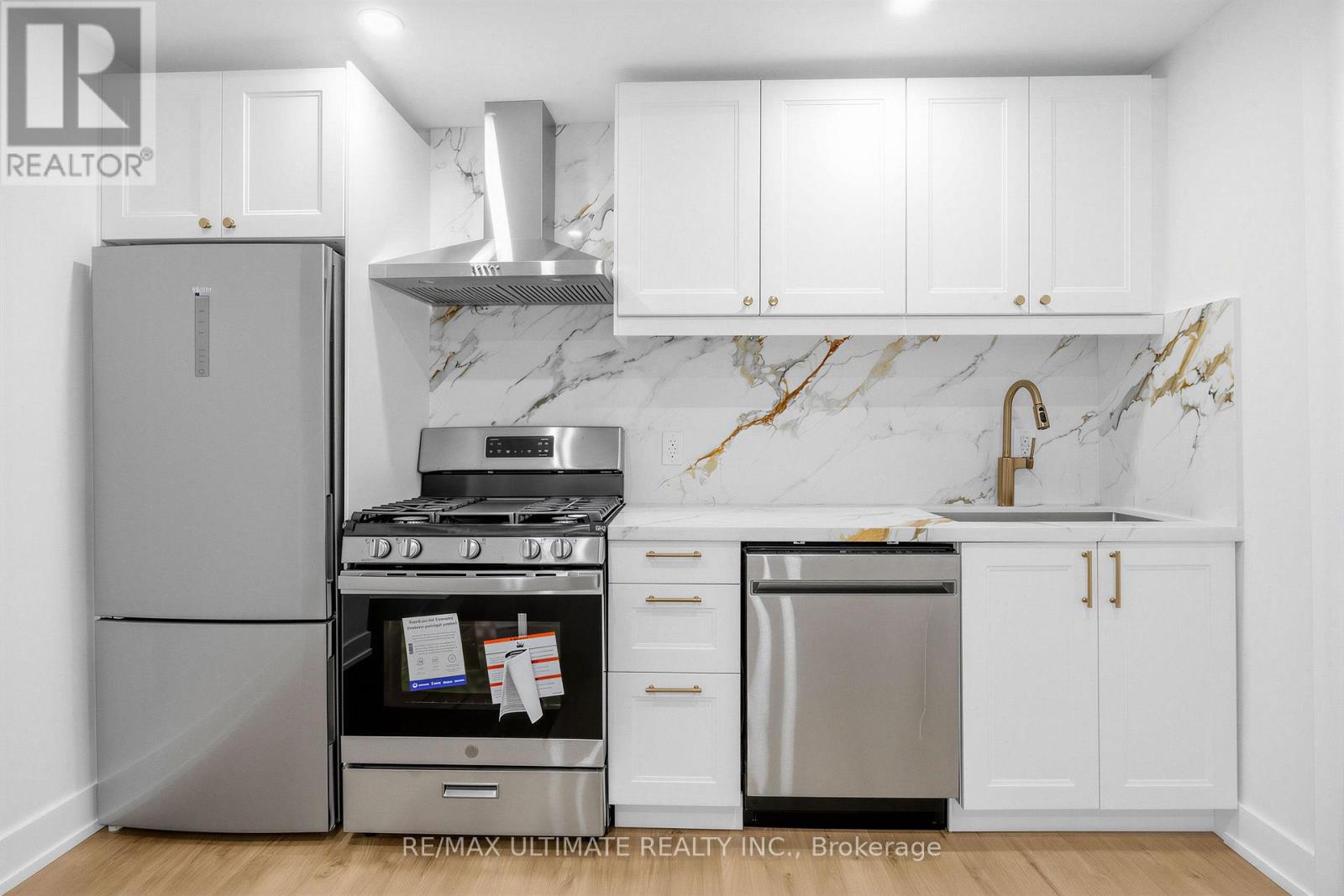 202 - 229 Spadina Avenue, Toronto, Ontario  M5T 2E2 - Photo 2 - C13740222