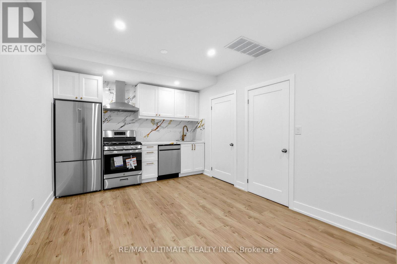 202 - 229 Spadina Avenue, Toronto, Ontario  M5T 2E2 - Photo 3 - C13740222